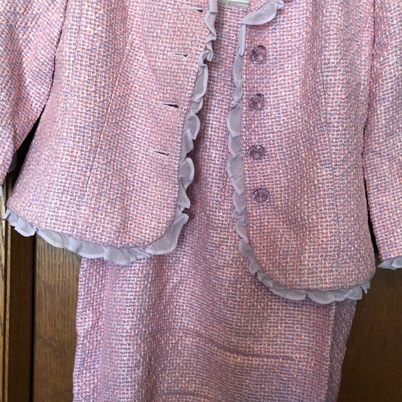 Jacket and skirt suit - Picture 5 of 5